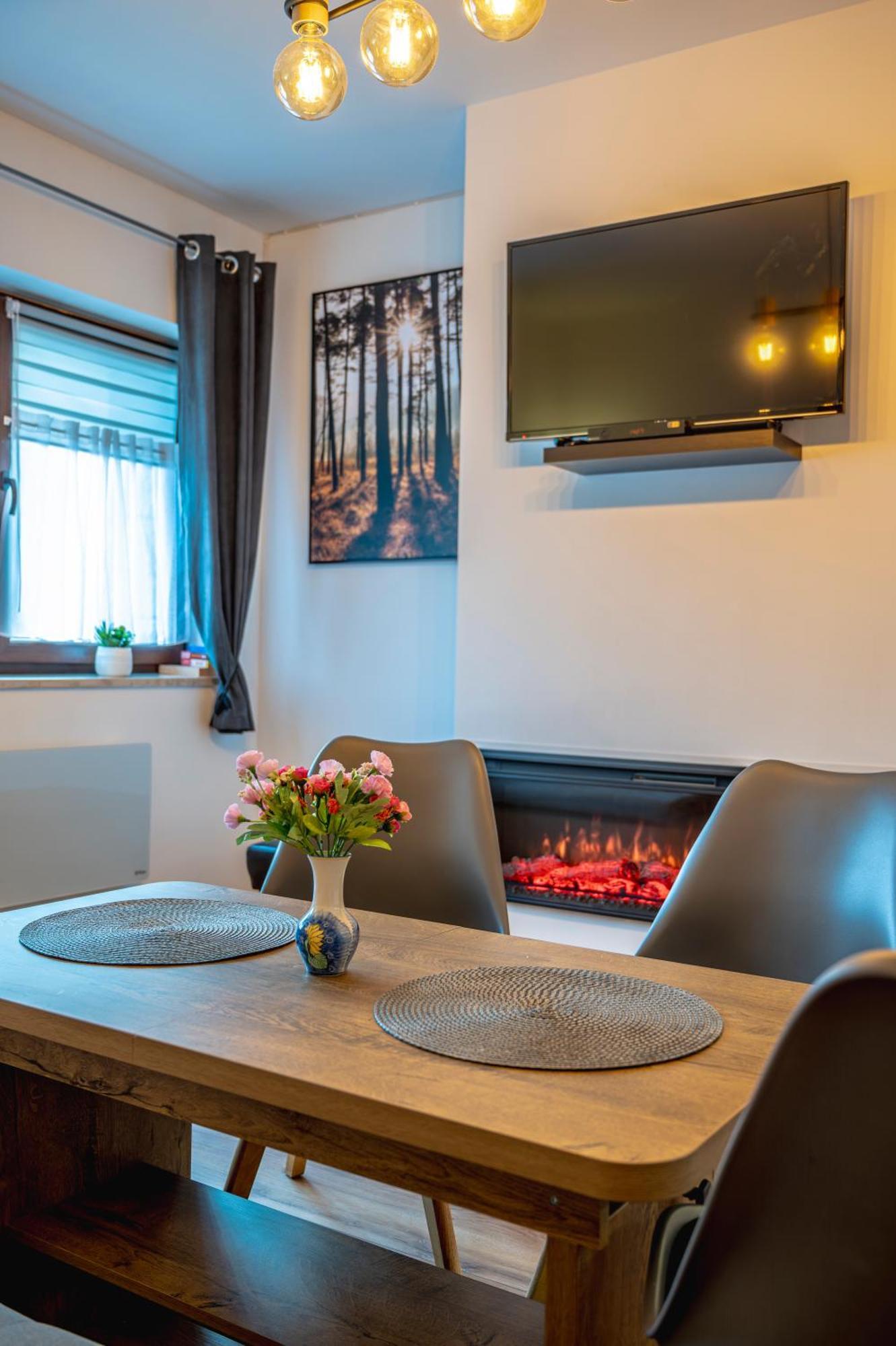 Apartament Cztery Pory Roku เบียลกาตัทร์ชันสกา ภายนอก รูปภาพ