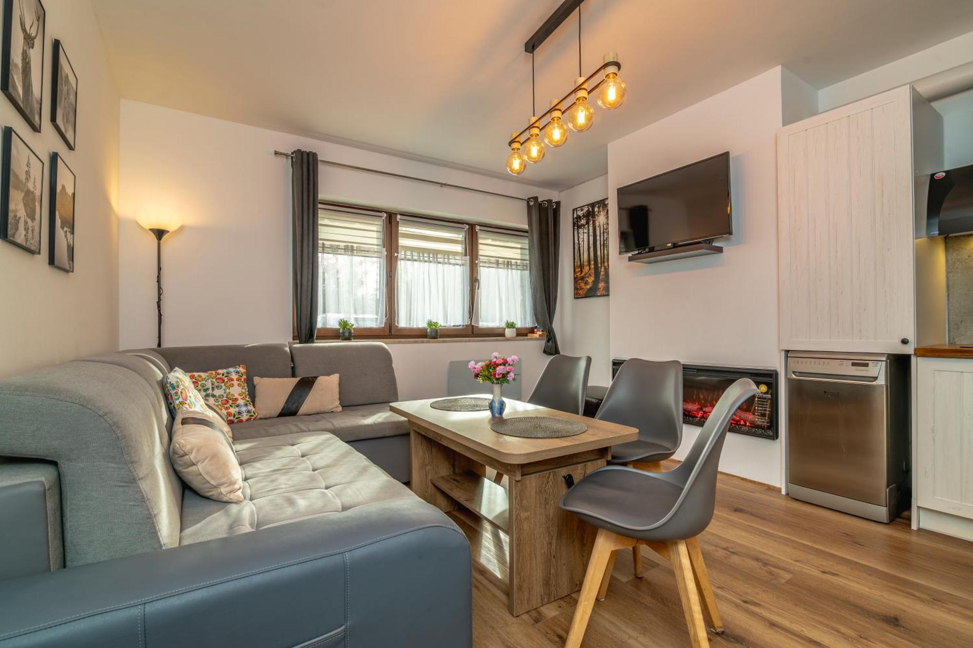 Apartament Cztery Pory Roku เบียลกาตัทร์ชันสกา ภายนอก รูปภาพ