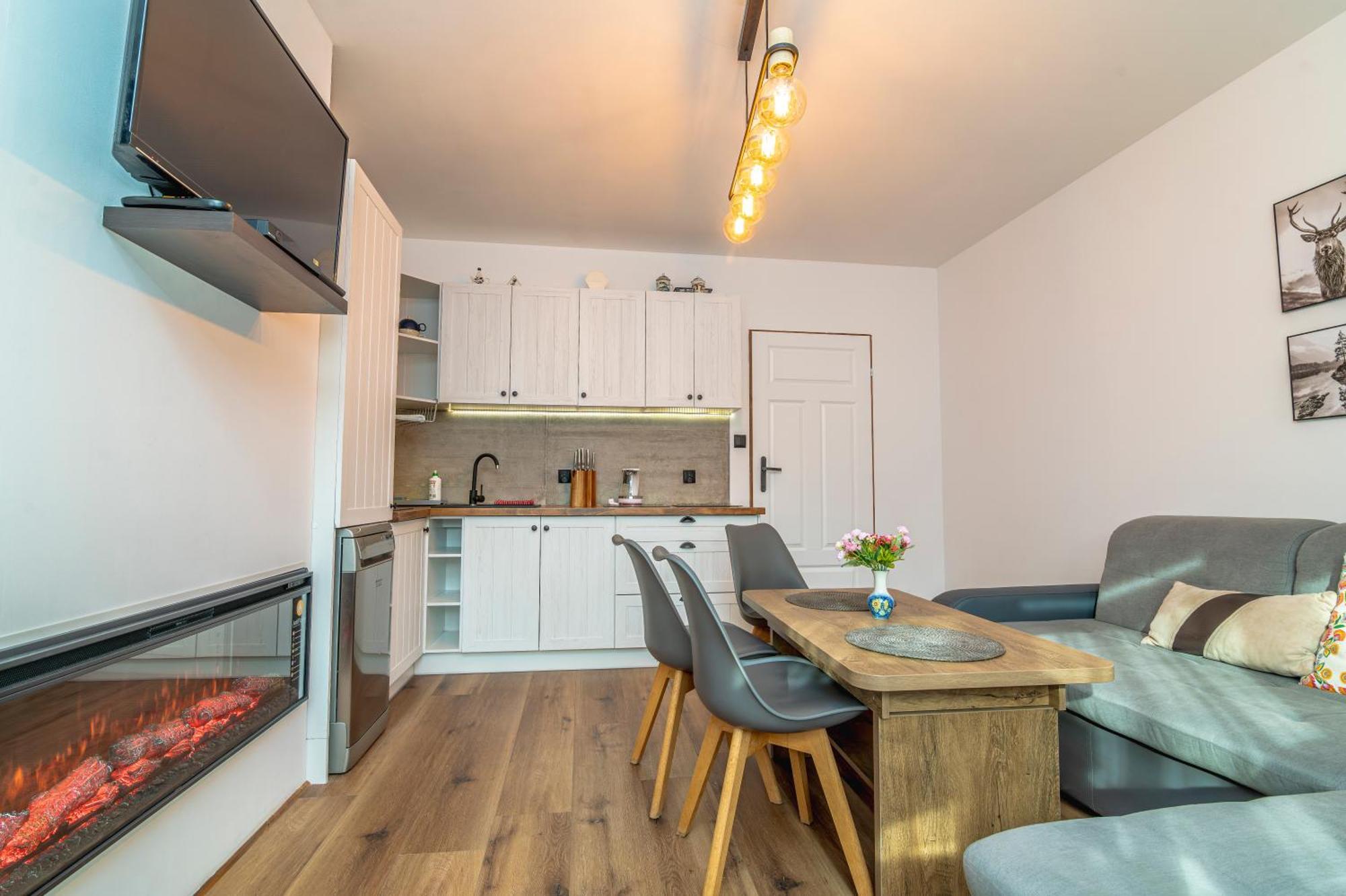 Apartament Cztery Pory Roku เบียลกาตัทร์ชันสกา ภายนอก รูปภาพ